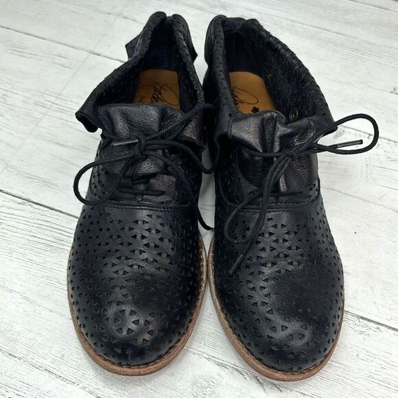 Patricia Nash Sabrina Ankle Black Leather Booties in Womens Size 7 - Picture 2 of 9